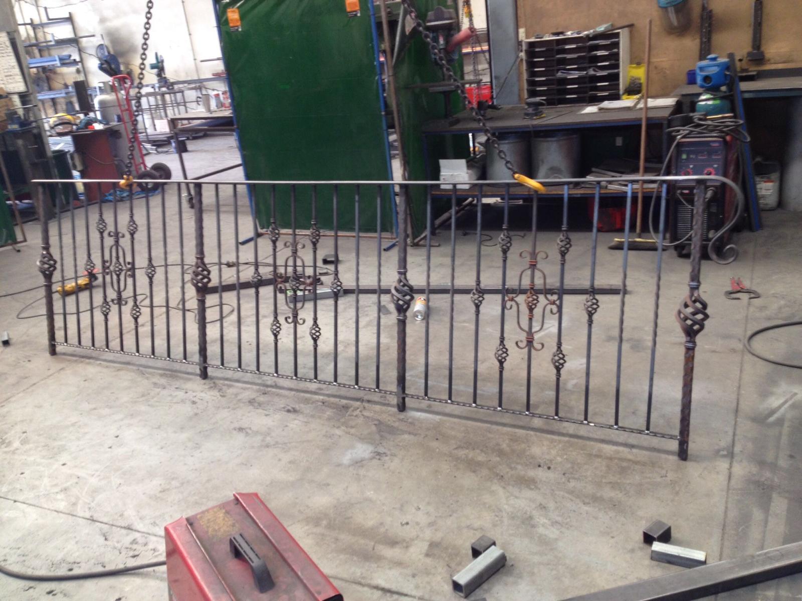 Hand railing